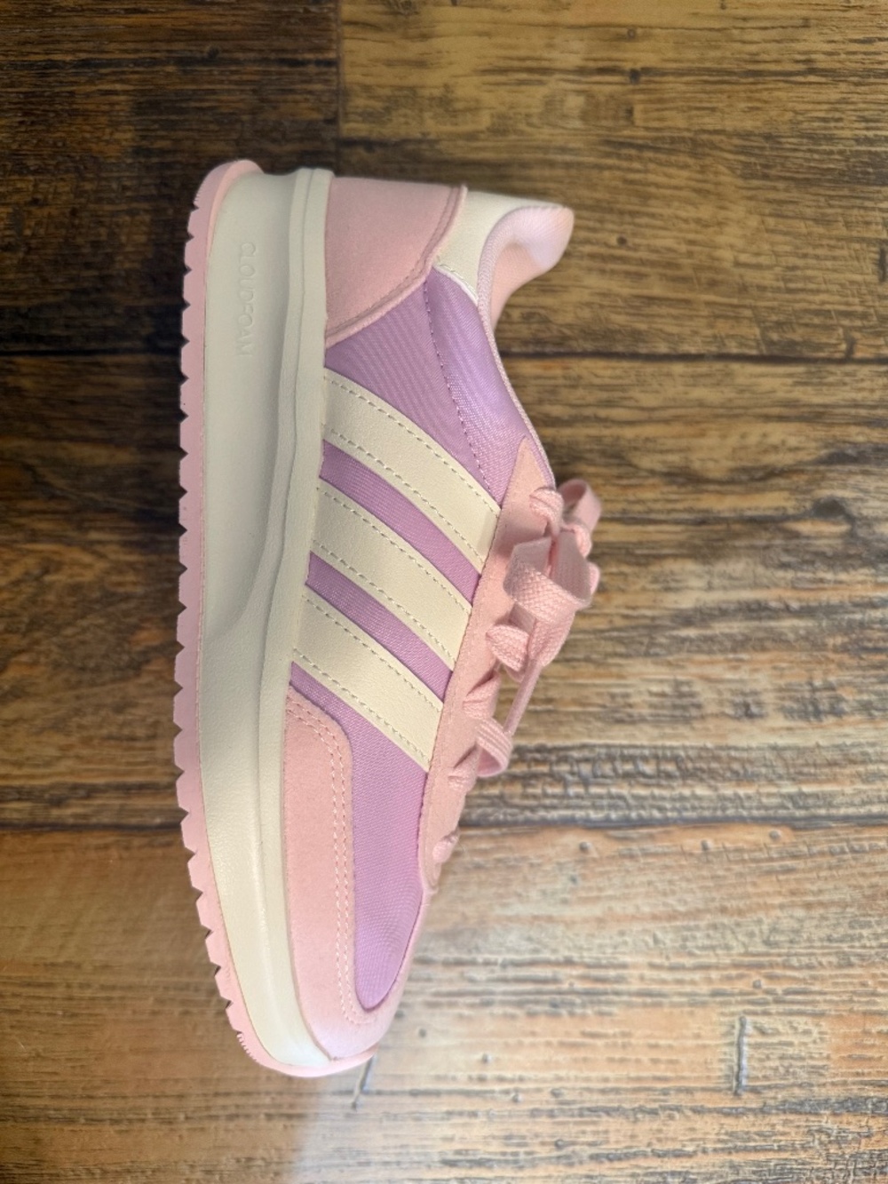 Kids Size 4 Adidas NWT